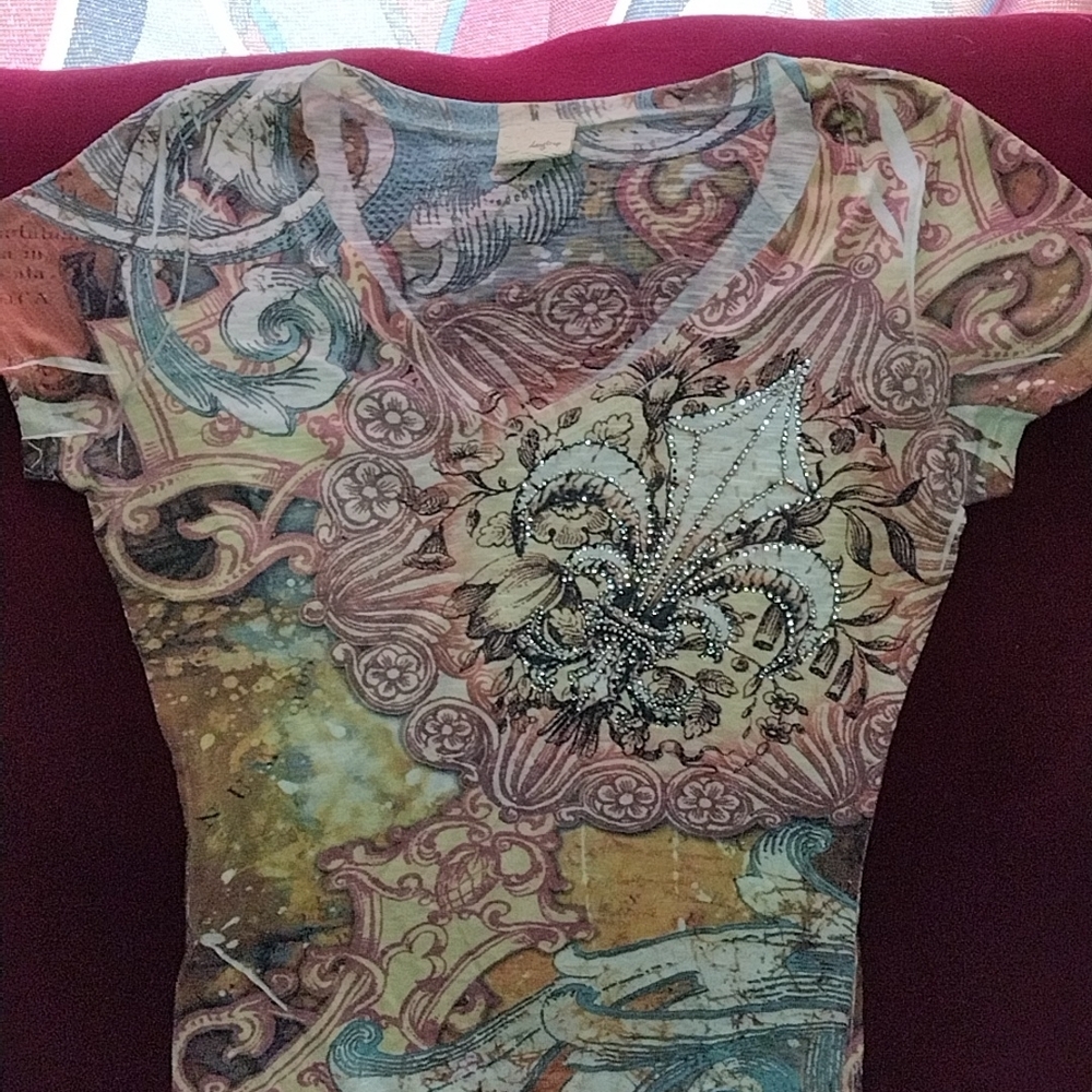 Daytrip Women's Multicolor Graphic V-Neck Top